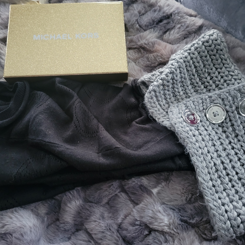 MK Michael Kors Scarf/beltbag Bundle